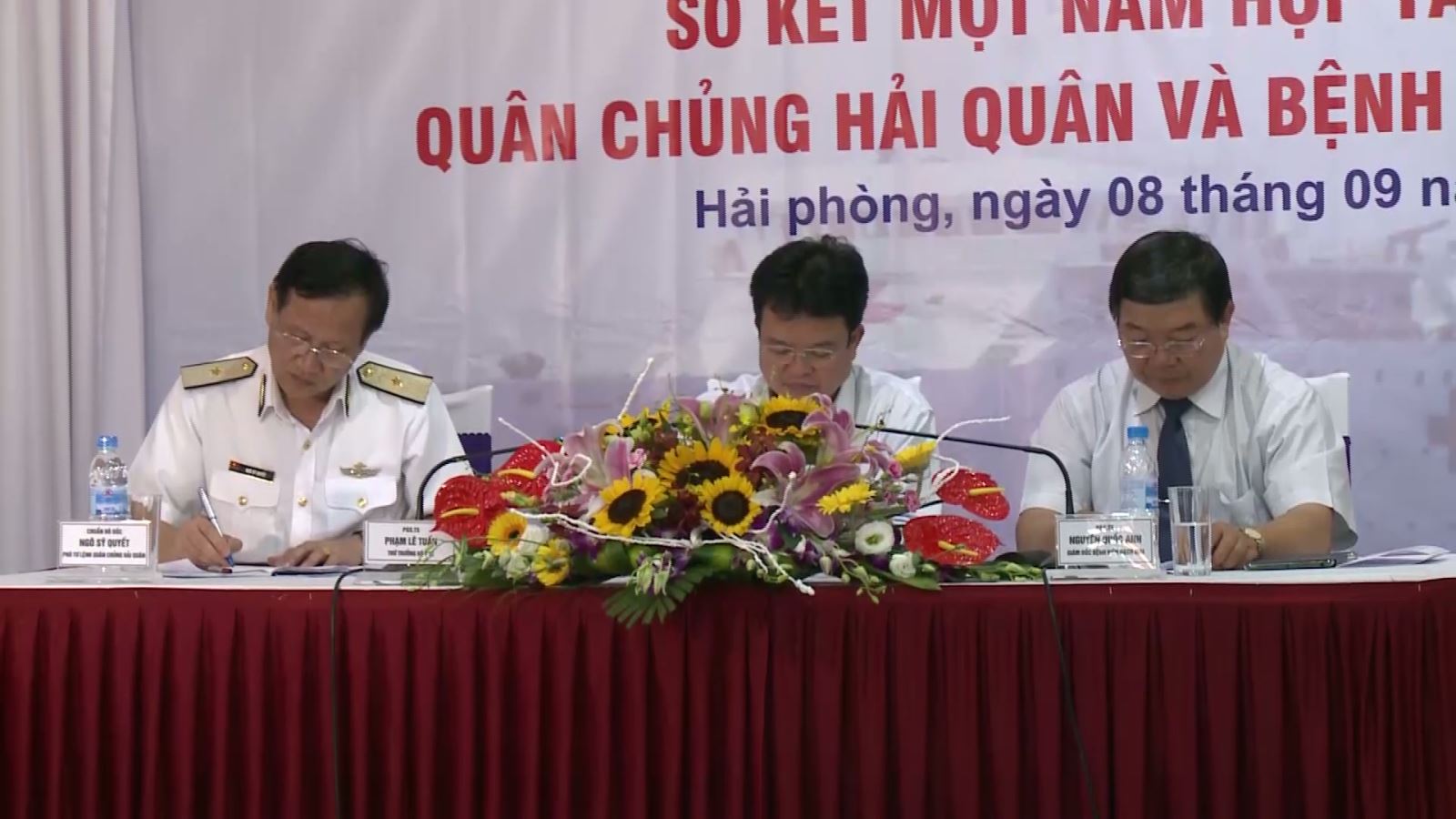 Hội nghị sơ kết 1 năm hợp tác giữa Quân chủng Hải quân và bệnh viện Bạch Mai