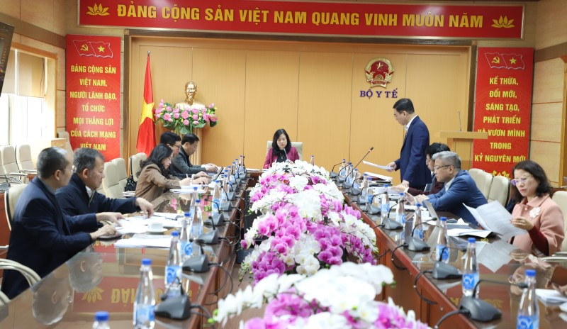 Bộ trưởng Bộ Y tế Đào Hồng Lan: Khẩn trương hoàn thiện văn bản quy phạm pháp luật để người dân được tiếp cận chính sách nhân văn