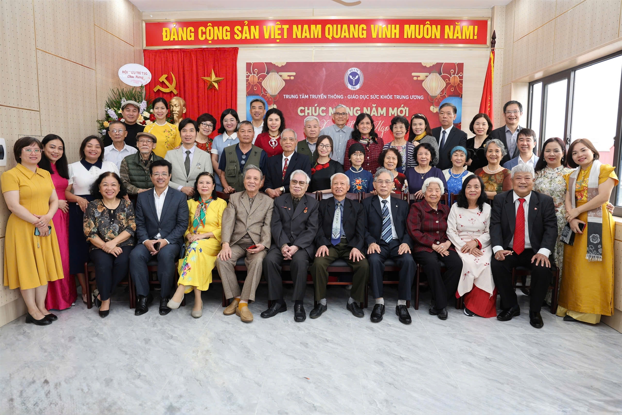 Trung tâm Truyền thông - GDSK Trung ương tổ chức gặp mặt các thế hệ cán bộ nhân kỷ niệm ngày Thầy thuốc Việt Nam 27/2