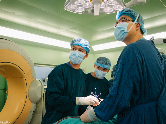 Ứng dụng công nghệ phẫu thuật cột sống chính xác tới gần 100%