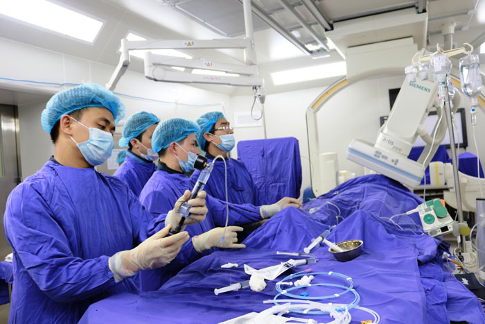 Bệnh viện Thống Nhất chuyển giao thành công nhiều kỹ thuật tim mạch cho Bệnh viện Đa khoa tỉnh Vĩnh Long
