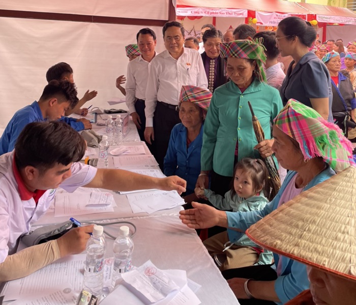 Công đoàn Y tế Việt Nam chung tay chăm sóc sức khỏe cho đồng bào vùng sâu, vùng xa tỉnh Yên Bái