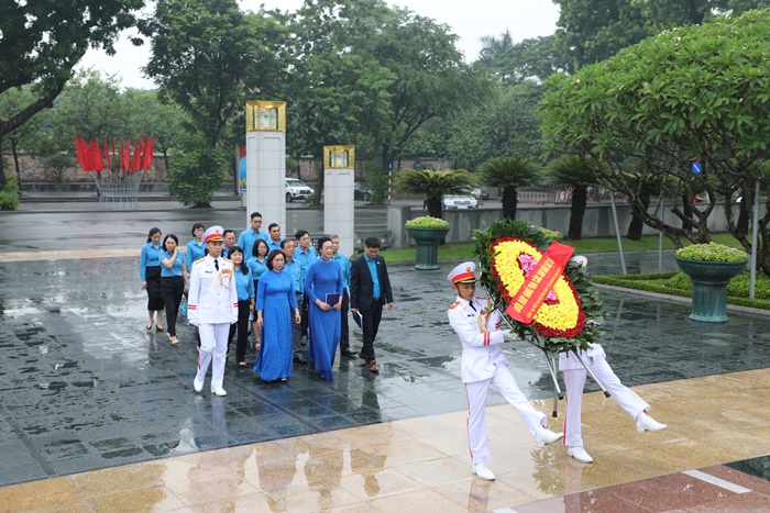 270 đại biểu dự Đại hội Công đoàn Y tế Việt Nam lần thứ XIV báo công dâng Bác 