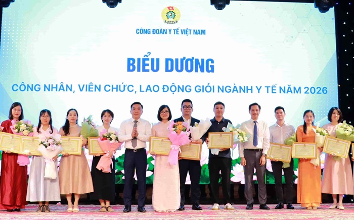 Công đoàn Y tế Việt Nam biểu dương 119 công nhân, viên chức, lao động giỏi