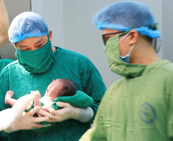 Phẫu thuật lấy thai an toàn cho sản phụ 60 tuổi